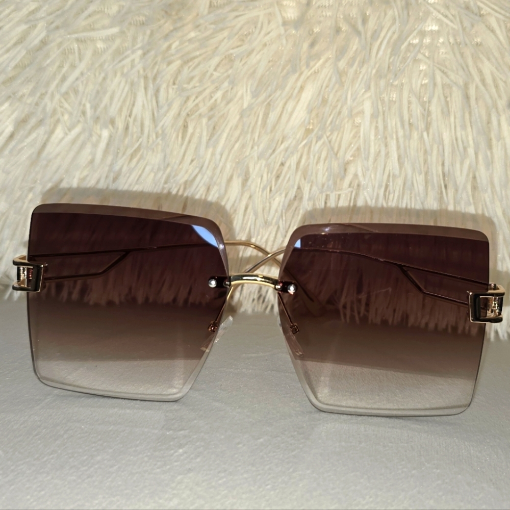*SOLD*Elegant Brown Gradient Sunglasses. Never Used.